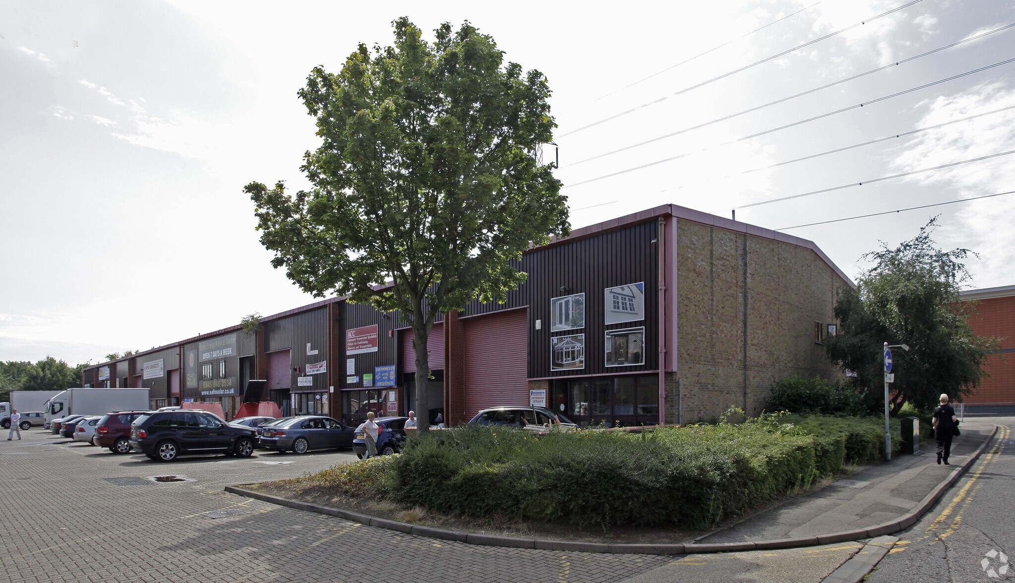 Unit 26 Fairways, Waltham Cross à louer Photo du bâtiment- Image 1 de 2
