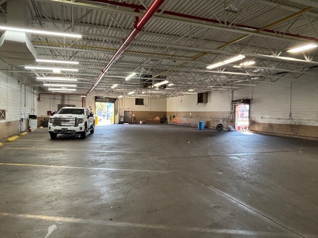 855 Housatonic Ave, Bridgeport, CT for lease Interior Photo- Image 1 of 6