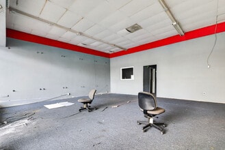 2455 Delowe Dr, Atlanta, GA à louer Photo intérieure- Image 1 de 2