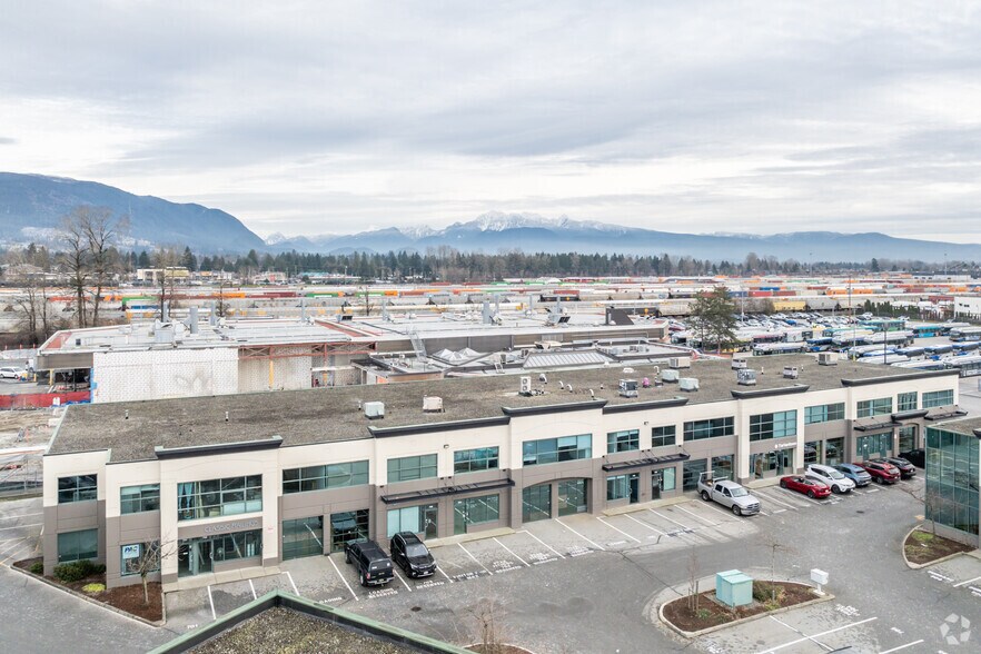 2071 Kingsway Ave, Port Coquitlam, BC à vendre - Photo du bâtiment - Image 3 de 3
