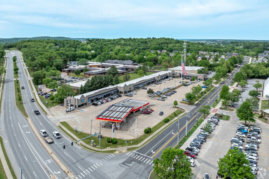 2901 E Zion Rd, Fayetteville, AR à louer - Aérien - Image 2 de 5