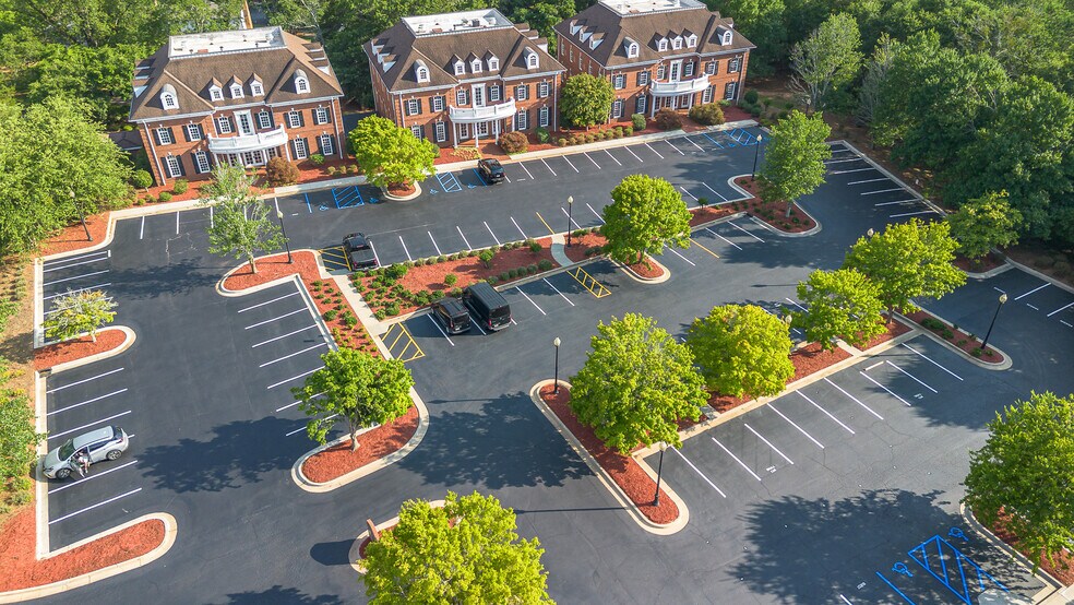 1040 Founders Blvd, Athens, GA à louer - Photo du bâtiment - Image 3 de 17