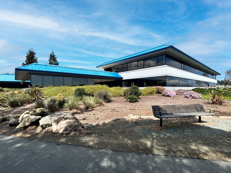 100 Drakes Landing Rd, Greenbrae, CA à louer - Photo du bâtiment - Image 2 de 22