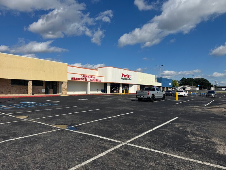 330-380 Pass Rd, Gulfport, MS à vendre - Photo du bâtiment - Image 3 de 3