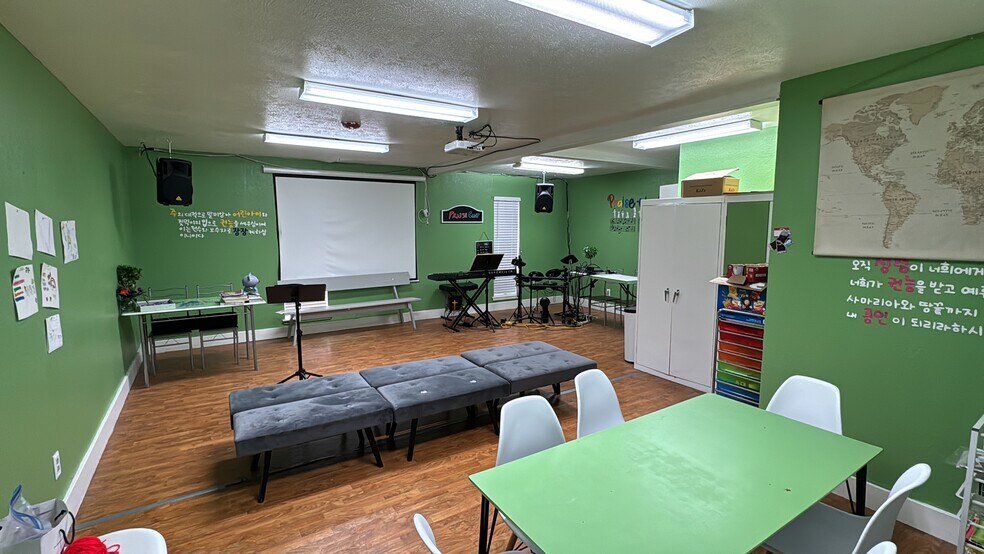 201 N Plano Rd, Richardson, TX à vendre - Photo du bâtiment - Image 2 de 5