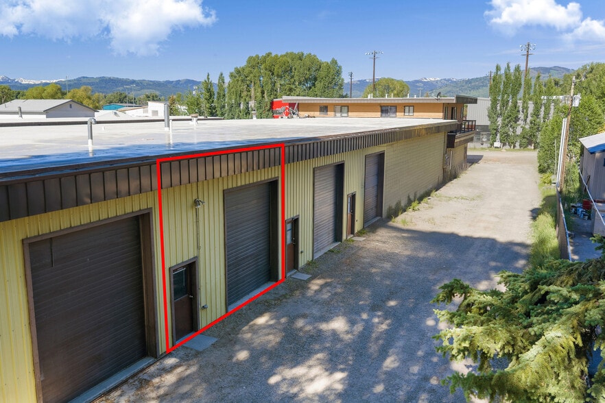 1200 Gregory ln, Jackson, WY for lease - Building Photo - Image 2 of 7