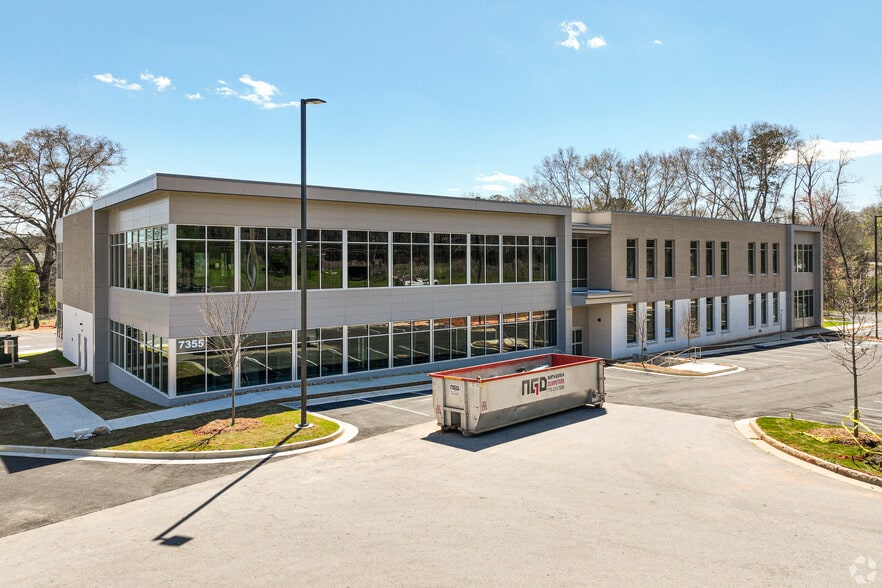 7355 Main St, Woodstock, GA for lease - Building Photo - Image 2 of 6