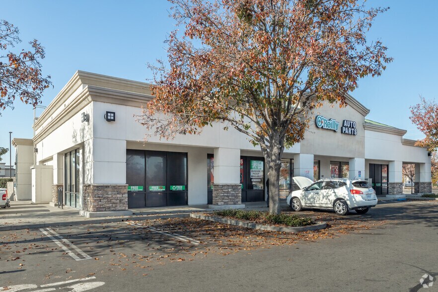 10400 Twin Cities Rd, Galt, CA à louer - Photo du bâtiment - Image 2 de 3