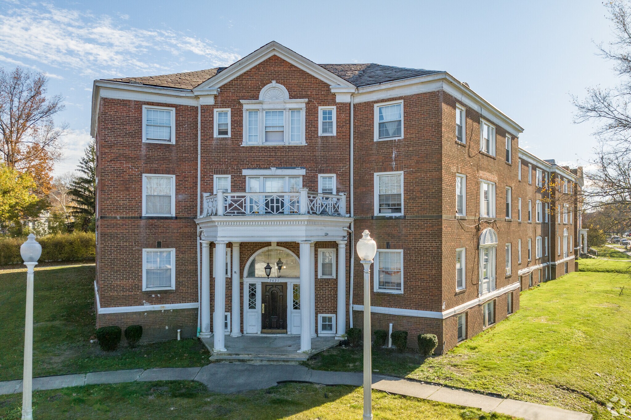 2621 N Moreland Blvd, Cleveland, OH à vendre Photo principale- Image 1 de 14