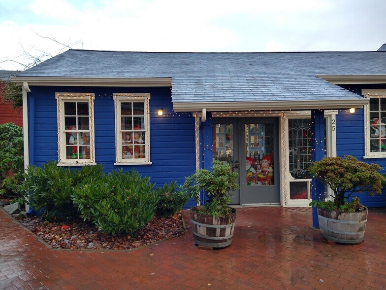 317 NW Gilman Blvd, Issaquah, WA à louer - Photo du bâtiment - Image 2 de 7