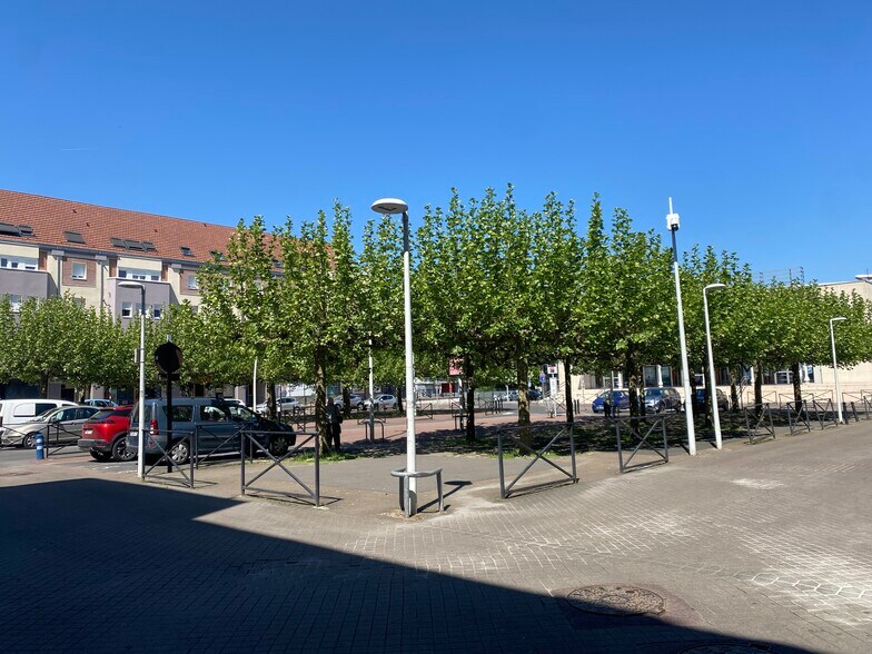 22 Place Du 14 Juillet 1789, Moissy-Cramayel for lease - Other - Image 1 of 1