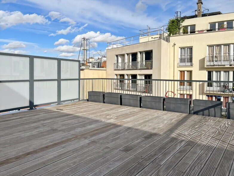 Office in Paris for sale - Building Photo - Image 1 of 18