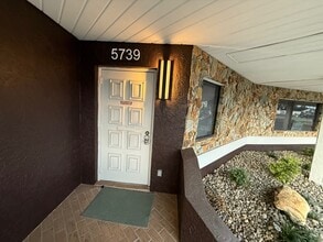 5739-5749 Gall Blvd, Zephyrhills, FL for lease Building Photo- Image 2 of 13