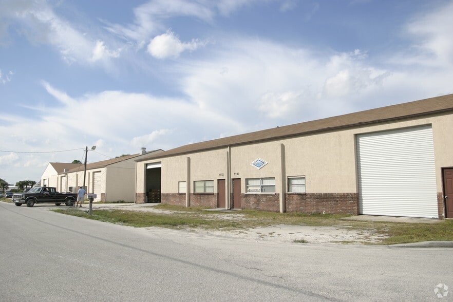 7734 Industrial Rd, Melbourne, FL for lease - Building Photo - Image 2 of 8