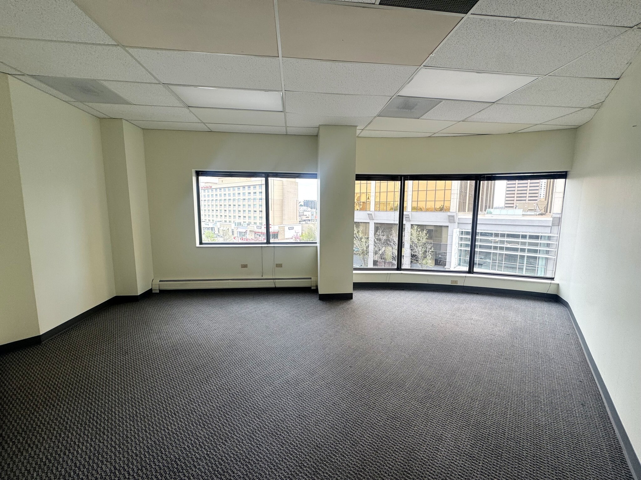695 S Colorado Blvd, Denver, CO for lease Interior Photo- Image 1 of 5