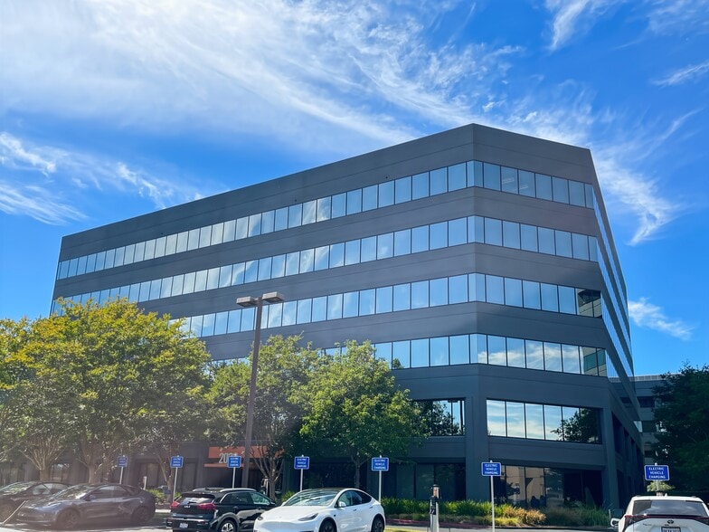 2033 Gateway Pl, San Jose, CA for lease - Building Photo - Image 2 of 12