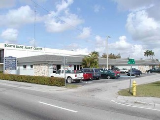 Plus de détails pour 125 NE 8th St, Homestead, FL - Bureau/Médical à louer