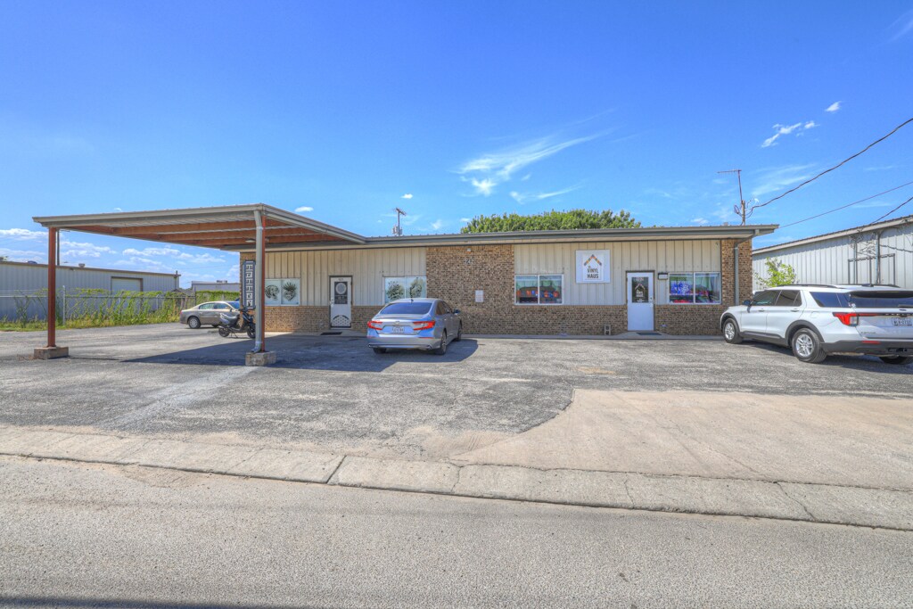 242 Trade Center Dr, New Braunfels, TX à vendre Photo du bâtiment- Image 1 de 1