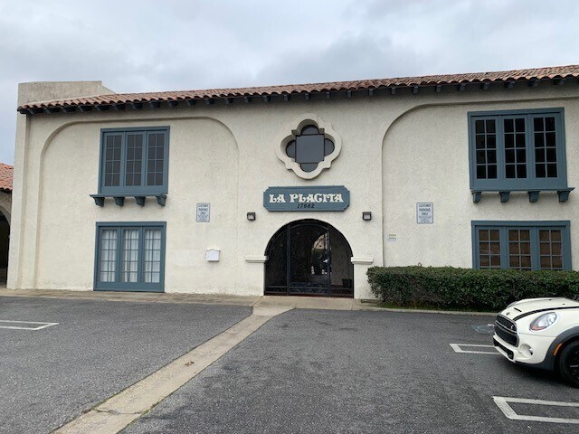 17682 Beach Blvd, Huntington Beach, CA à louer - Photo du bâtiment - Image 2 de 9