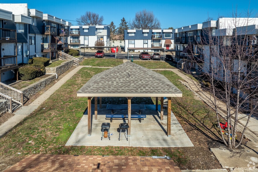 12407 E 43rd St S, Independence, MO for sale - Aerial - Image 2 of 19