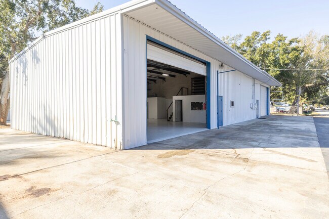 More details for 5626 N Dale Mabry Hwy, Tampa, FL - Industrial for Lease