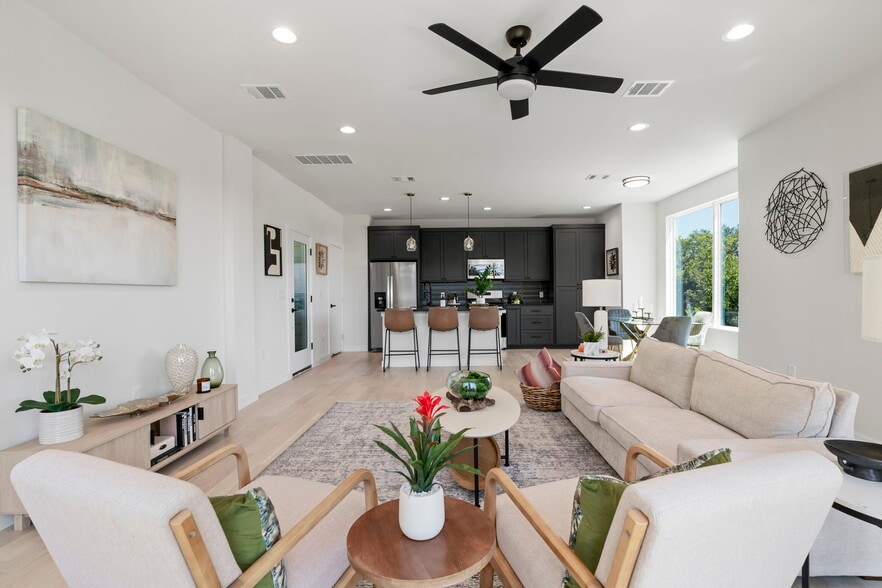 1167-1169 Bedford St, Austin, TX for sale - Interior Photo - Image 2 of 39