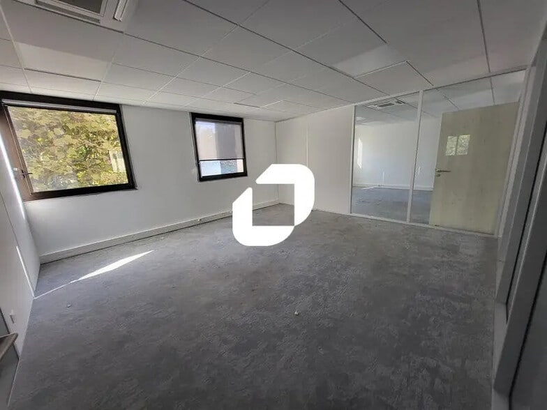 Office in Saint-Gratien for lease - Interior Photo - Image 3 of 20