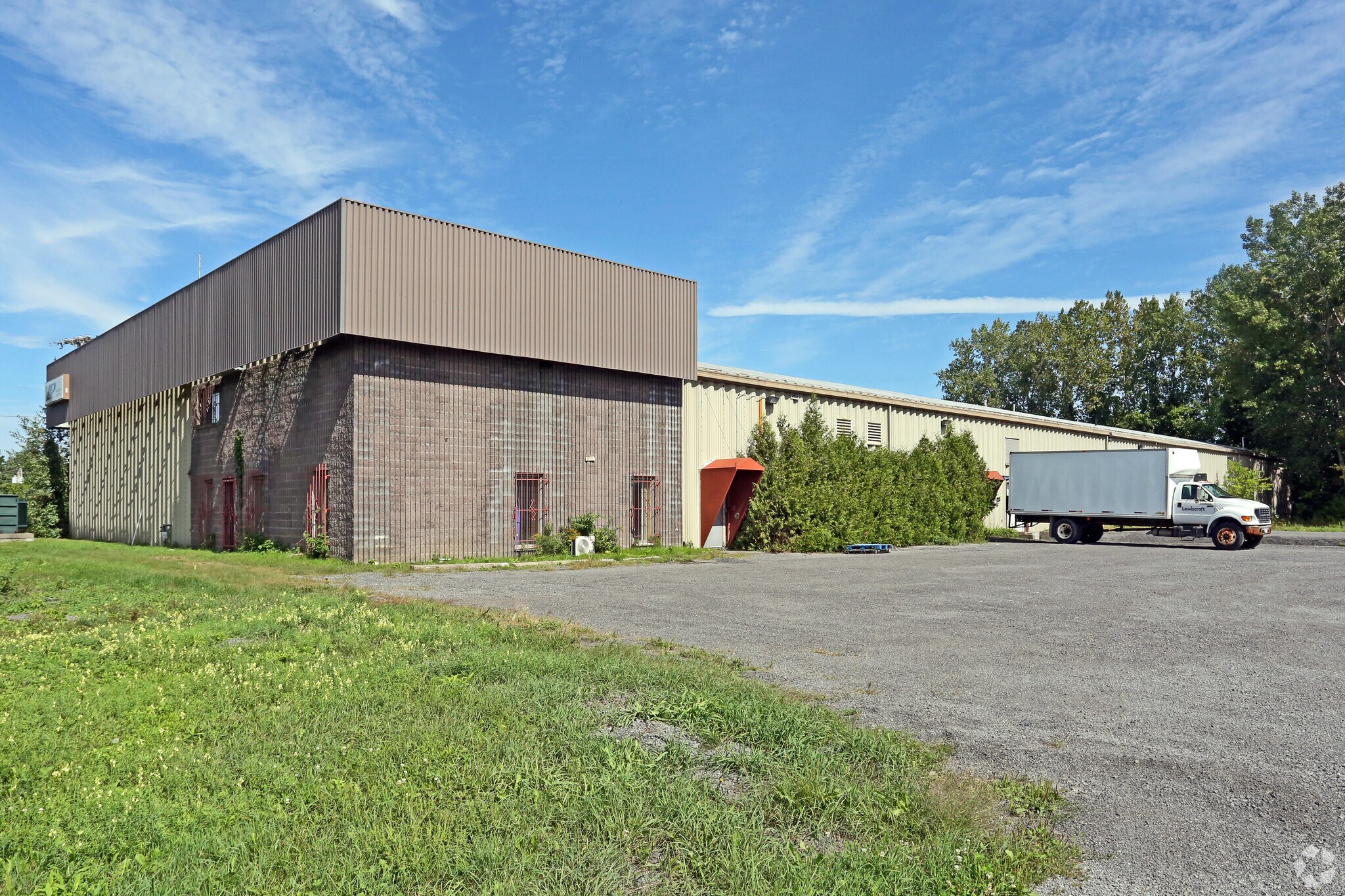 1173 Cameron St, Hawkesbury, ON for lease Primary Photo- Image 1 of 4