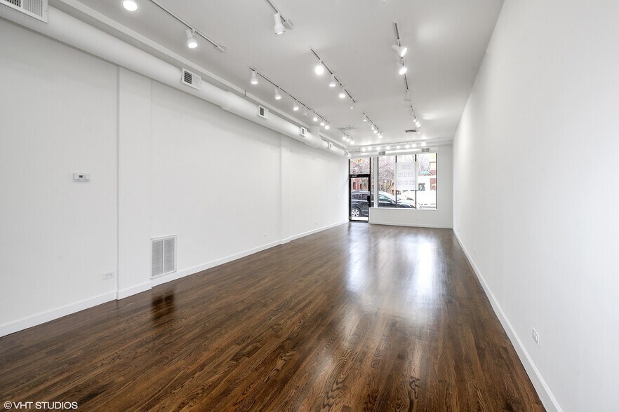 2460-2468 N Clark St, Chicago, IL à louer - Photo du bâtiment - Image 3 de 3