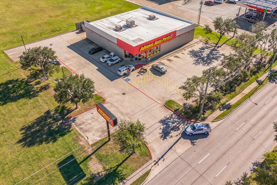 1722 N Alexander Dr, Baytown, TX à vendre - Photo du bâtiment - Image 3 de 5