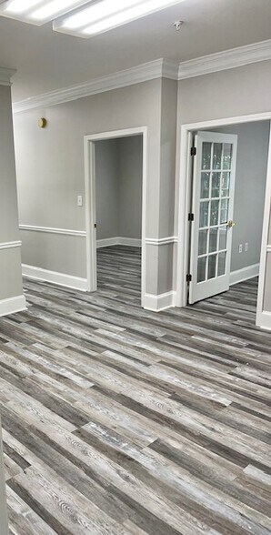 1290 Kennestone Cir, Marietta, GA à louer - Photo intérieure - Image 3 de 10