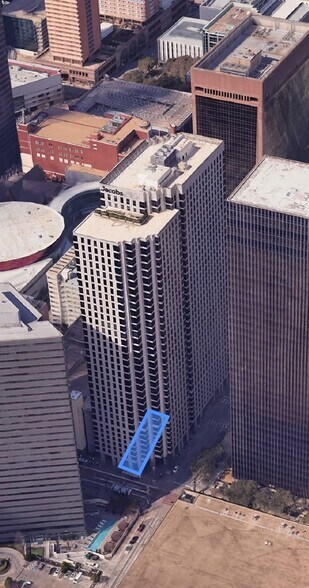 1999 Bryan St, Dallas, TX à louer - Photo du bâtiment - Image 2 de 4