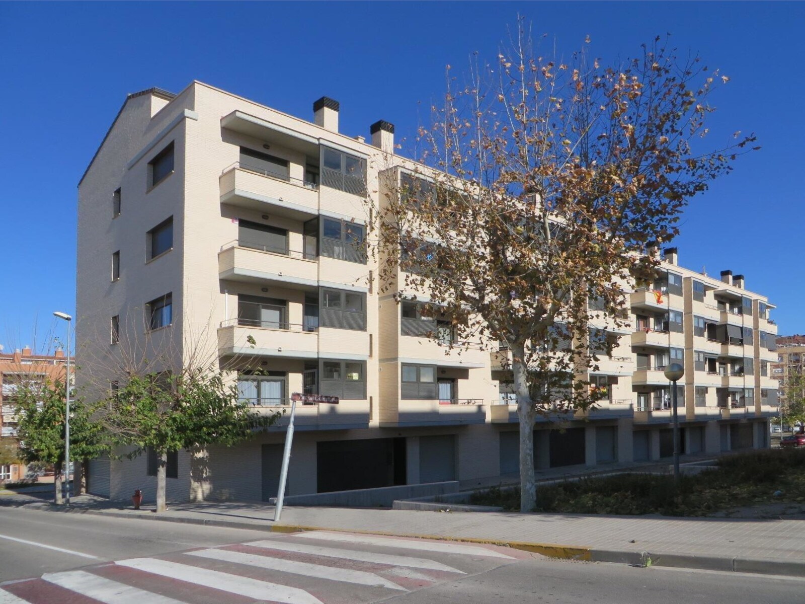 Immeuble residentiel dans Santa Margarida de Montbui, Barcelona à vendre Photo du bâtiment- Image 1 de 2