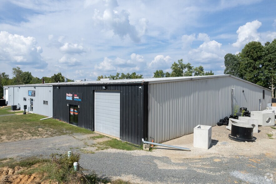 1035 Saunders Ln, West Chester, PA à louer - Photo du bâtiment - Image 2 de 4