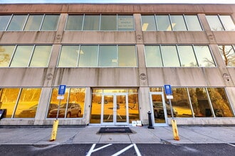 317 Foxon Rd, East Haven, CT for lease Interior Photo- Image 2 of 31