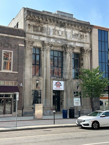 328 S Main St, Akron, OH à vendre - Photo du bâtiment - Image 2 de 10