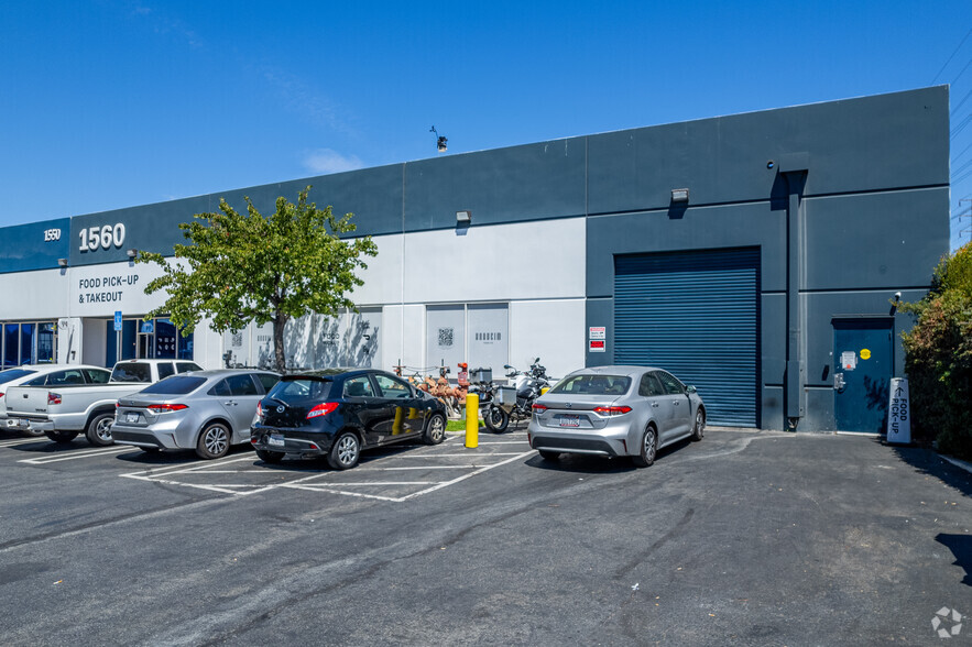 1560 S Lewis St, Anaheim, CA for lease - Building Photo - Image 2 of 20