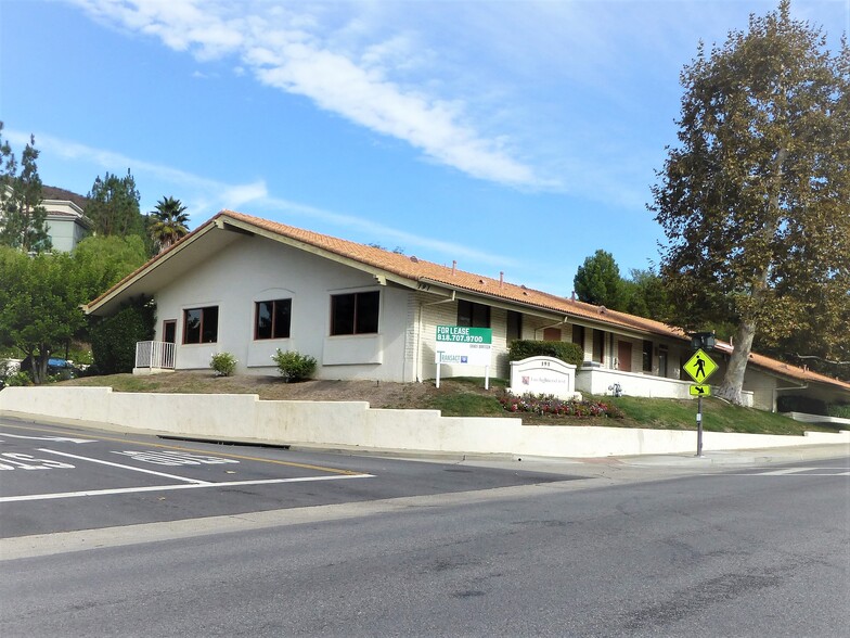 191 Wilbur Rd, Thousand Oaks, CA for lease - Building Photo - Image 2 of 8