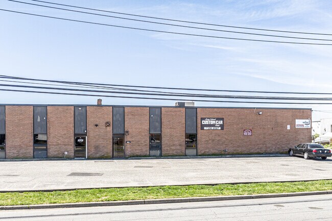More details for 194-204 N Fehr Way, Bay Shore, NY - Industrial for Lease