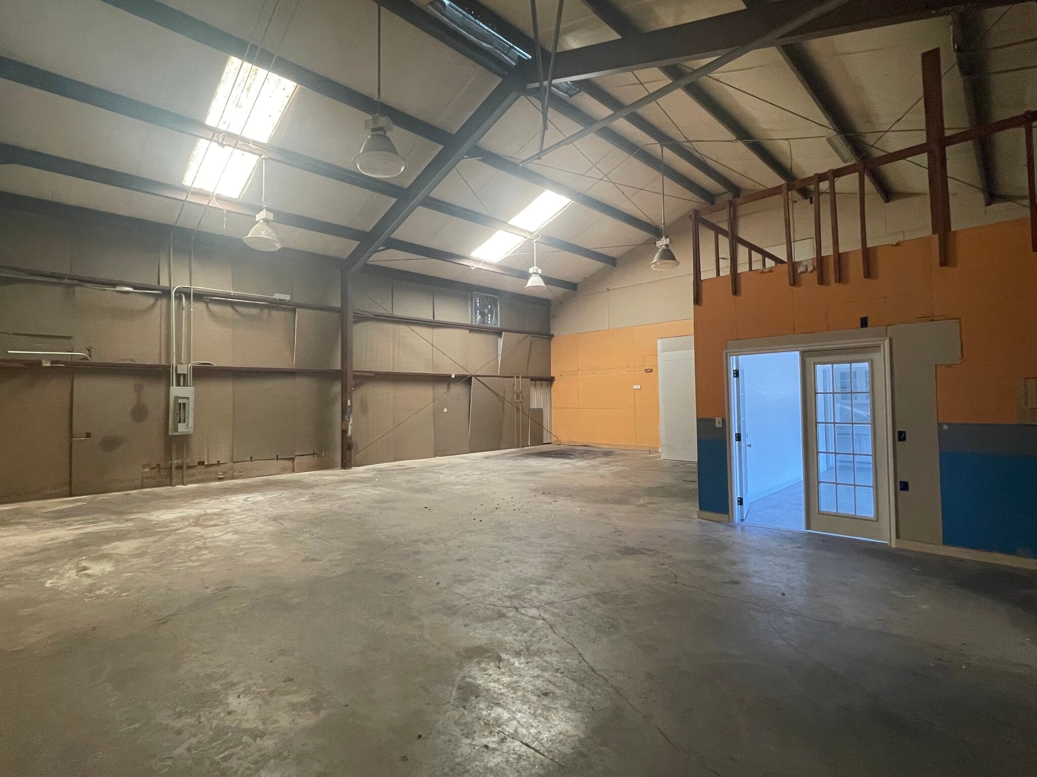 16321 Loch Katrine Ln, Houston, TX for lease Interior Photo- Image 1 of 3