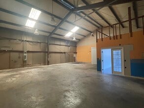 16321 Loch Katrine Ln, Houston, TX for lease Interior Photo- Image 1 of 3