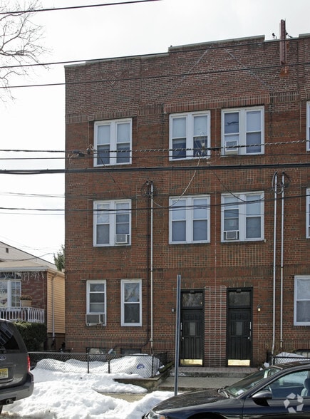 151 Roosevelt Ave, Jersey City, NJ for sale - Building Photo - Image 3 of 7