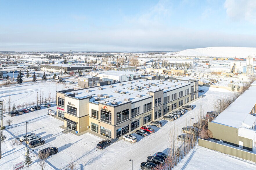 16504-16536 118 Av NW, Edmonton, AB à vendre - Aérien - Image 3 de 3