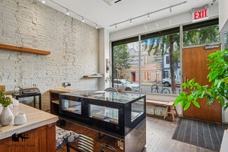 More details for 290 Graham Ave, Brooklyn, NY - Retail for Lease