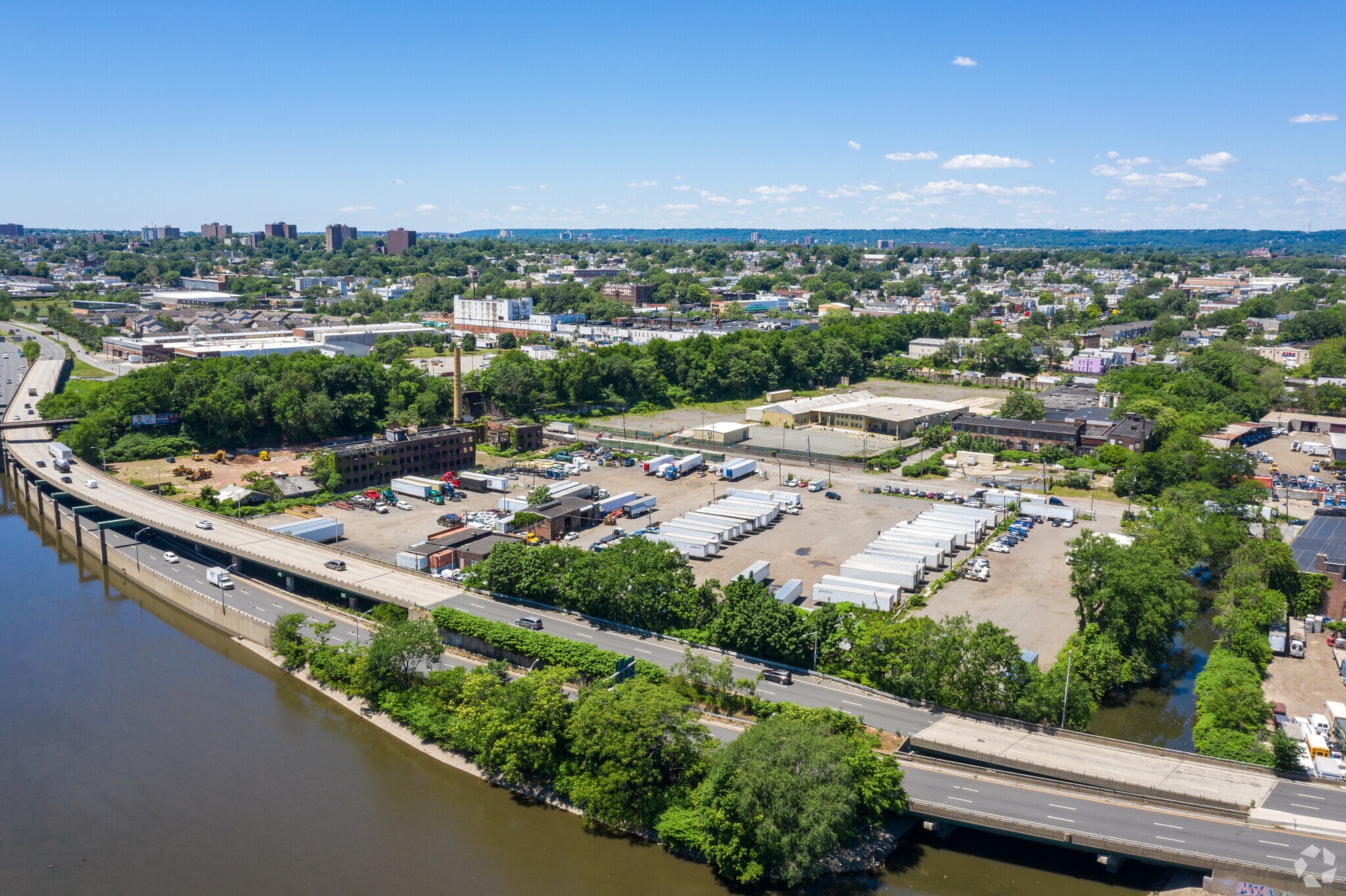 2120 McCarter Hwy, Newark, NJ for lease Primary Photo- Image 1 of 8