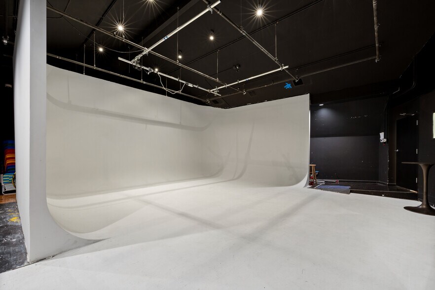 5250 Vineland Ave, North Hollywood, CA à louer - Photo du bâtiment - Image 2 de 35