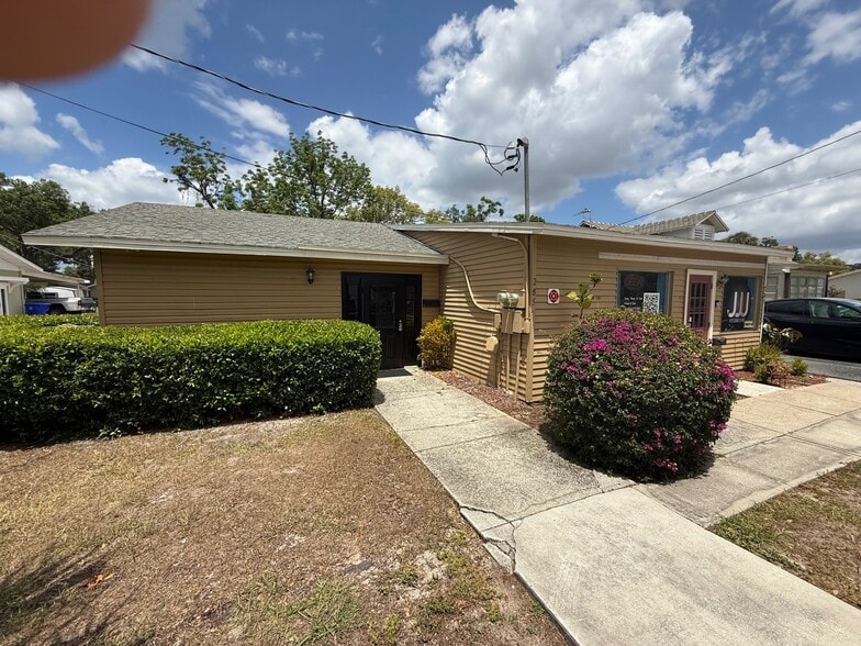 285 E Alfred St, Tavares, FL for lease - Building Photo - Image 2 of 8