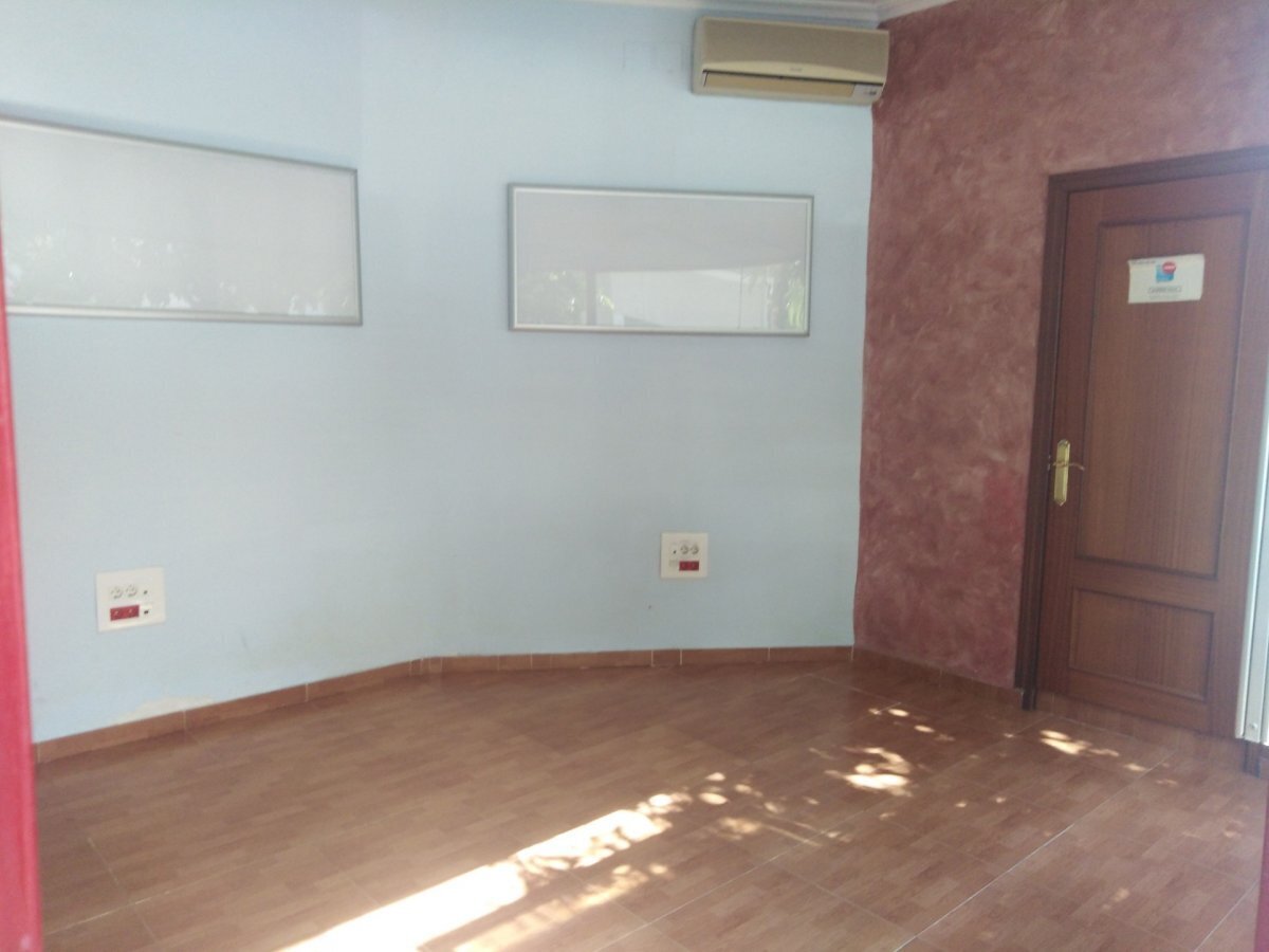 Retail in Córdoba, Córdoba for lease Interior Photo- Image 1 of 11