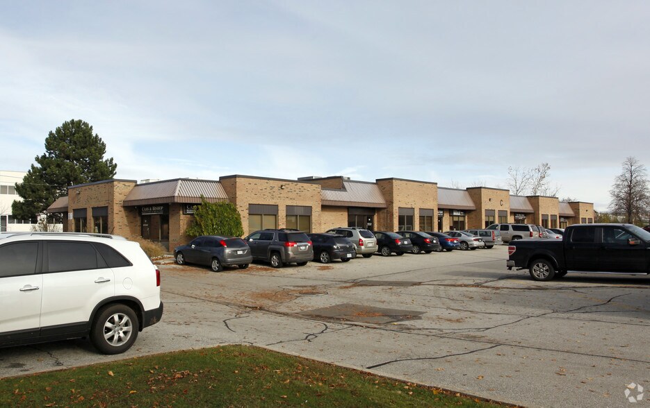 3455 Harvester Rd, Burlington, ON à louer - Photo du bâtiment - Image 3 de 4