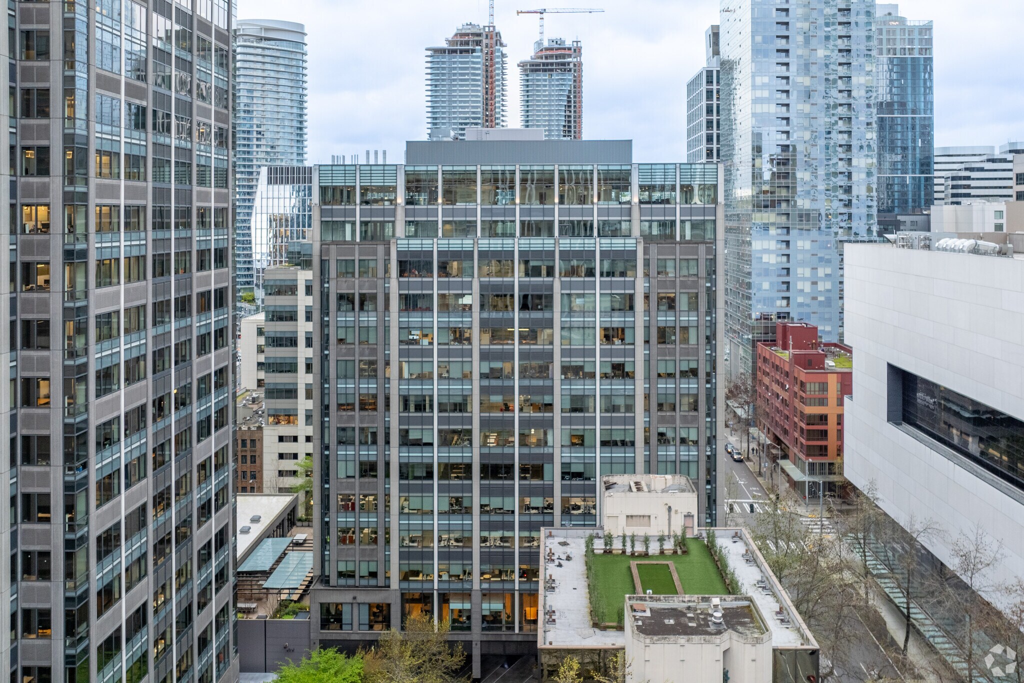 818 Stewart St, Seattle, WA à louer Photo du bâtiment- Image 1 de 7